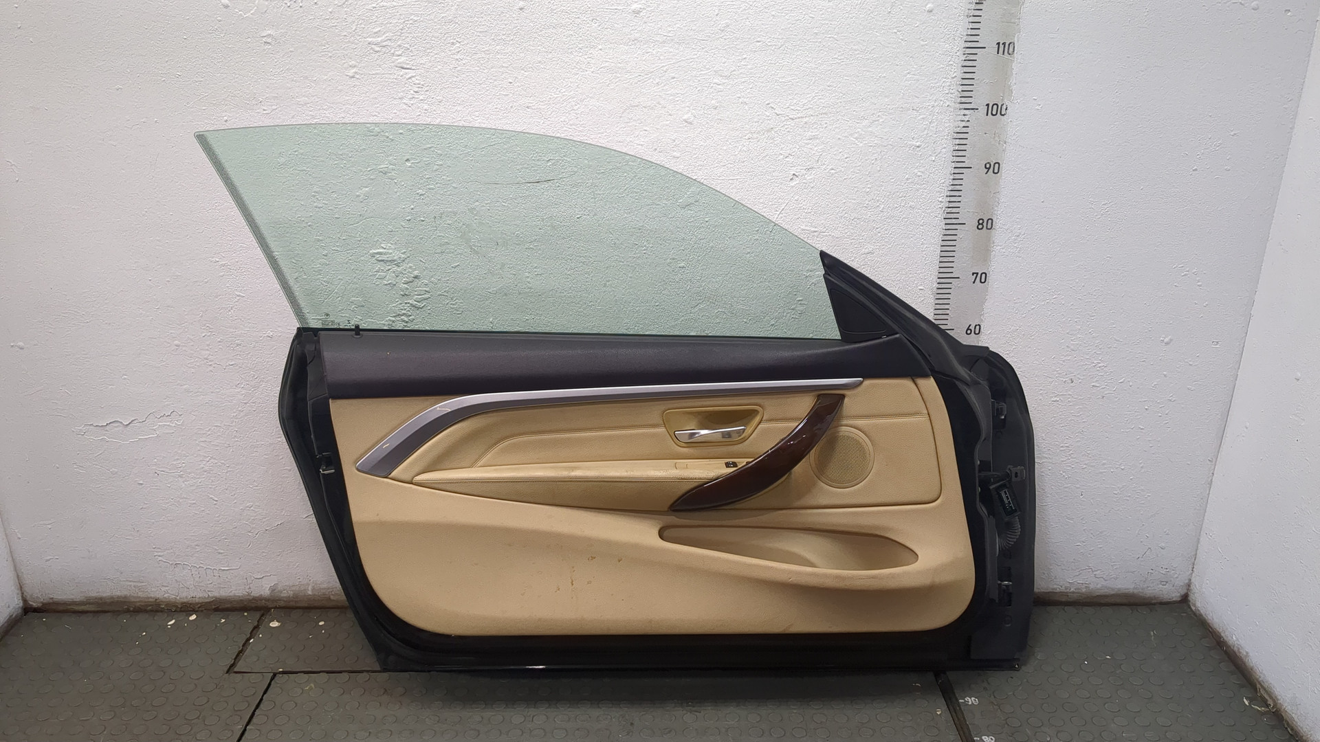 Дверь передняя левая