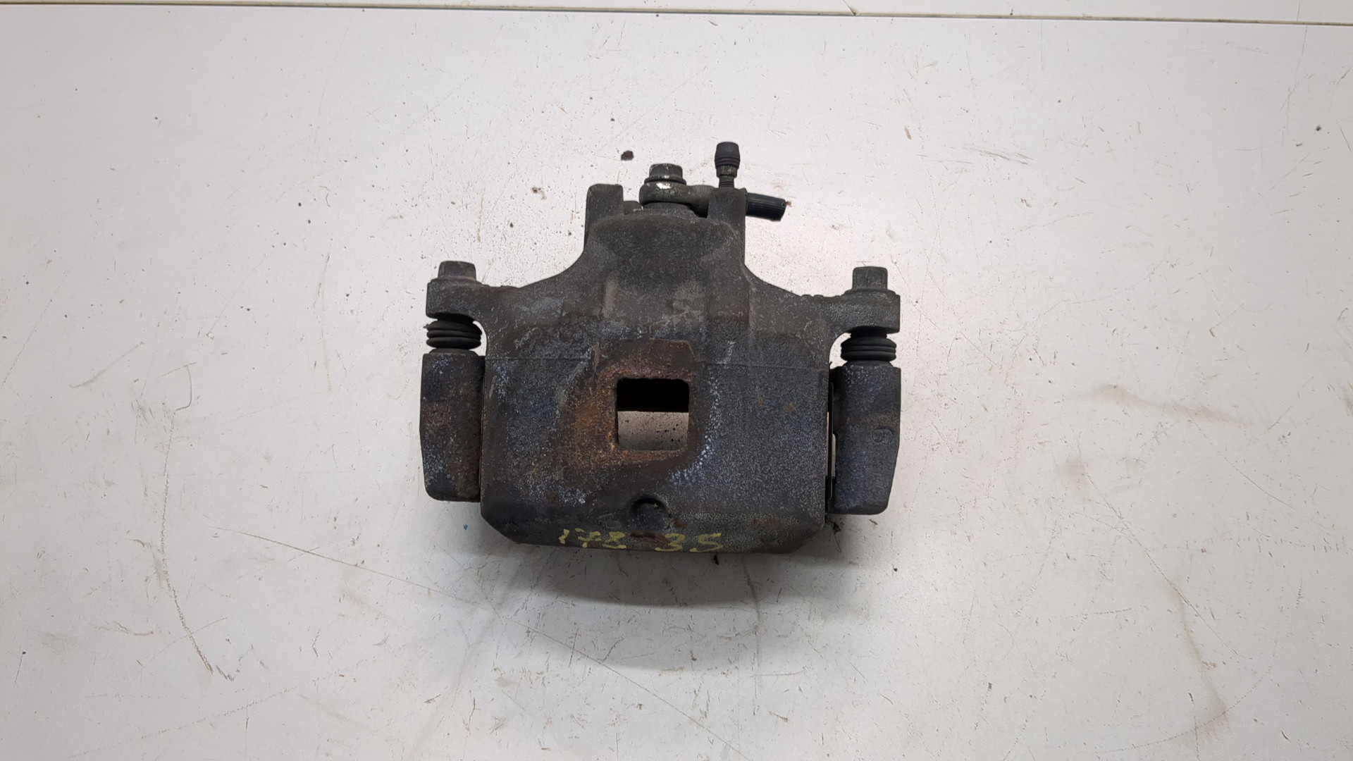 Суппорт передний левый