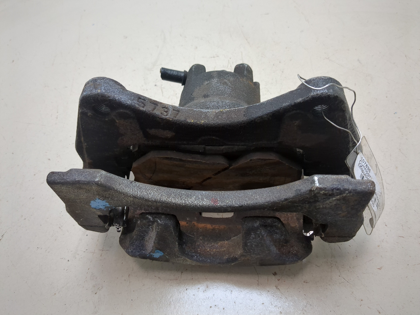 Суппорт передний левый