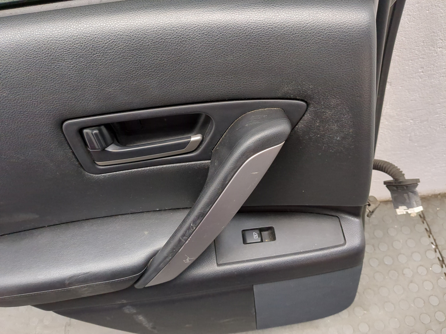 Дверь задняя левая