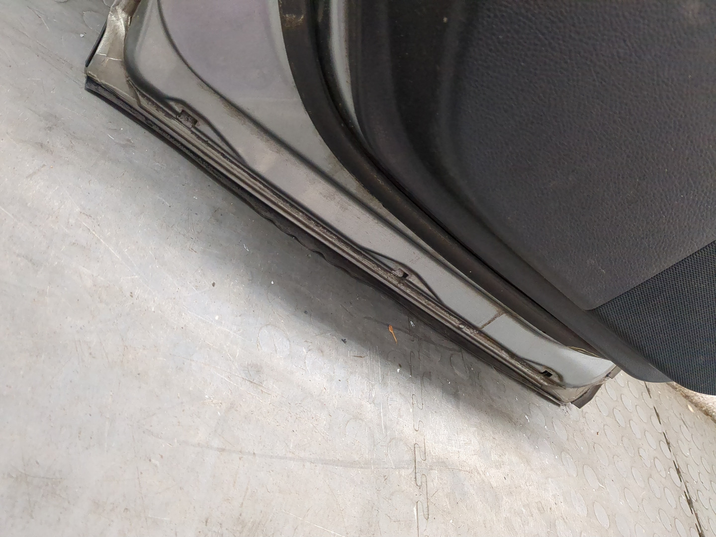 Дверь задняя левая