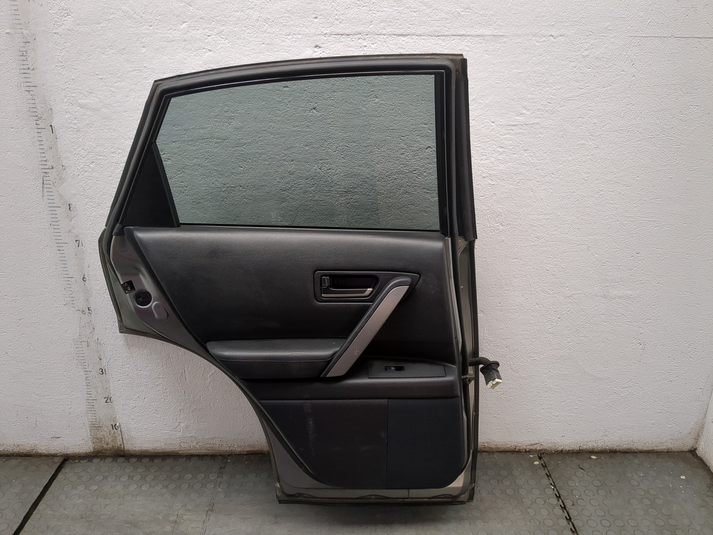Дверь задняя левая