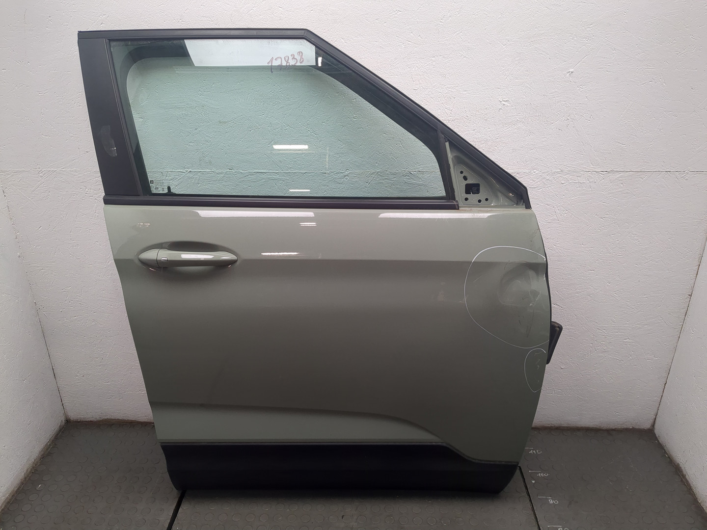 Дверь передняя правая