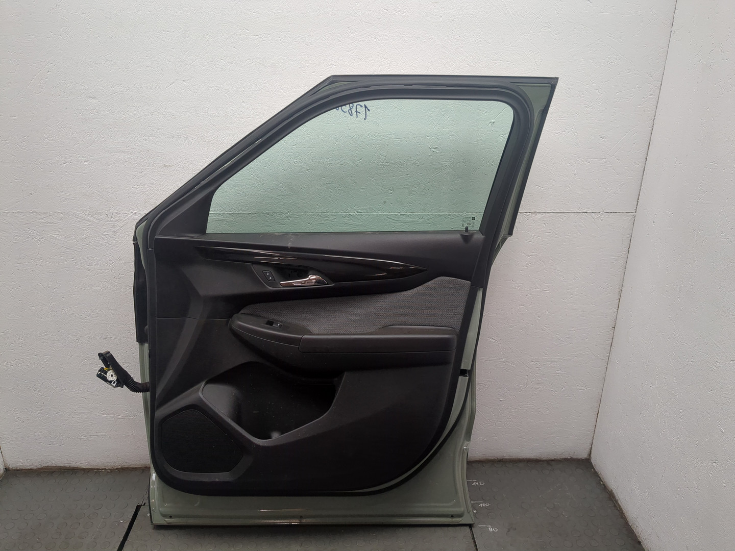 Дверь передняя правая