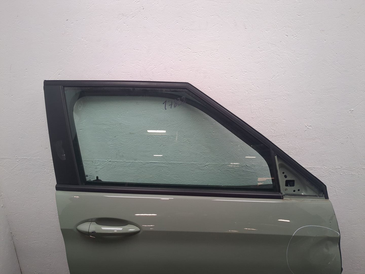 Дверь передняя правая