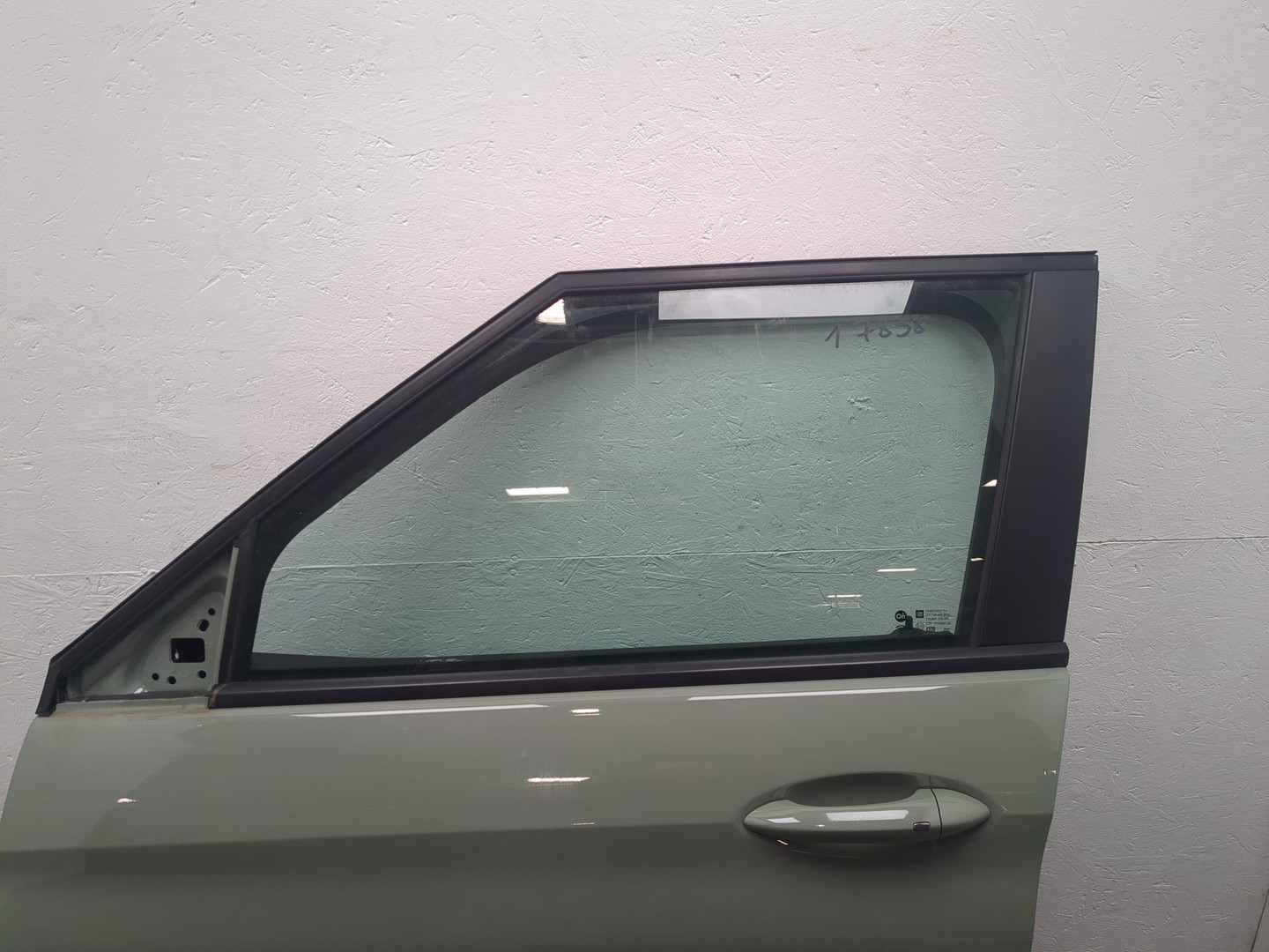 Дверь передняя левая