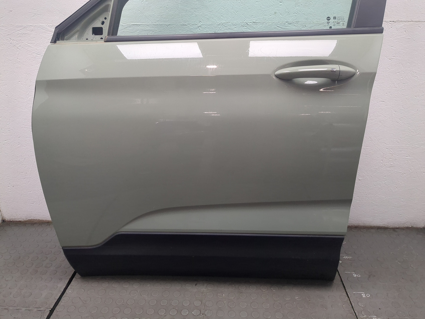 Дверь передняя левая