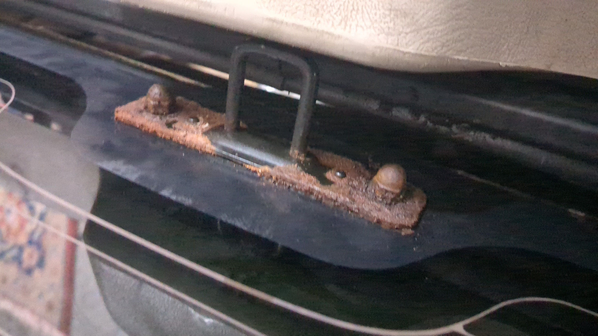 Дверь багажника