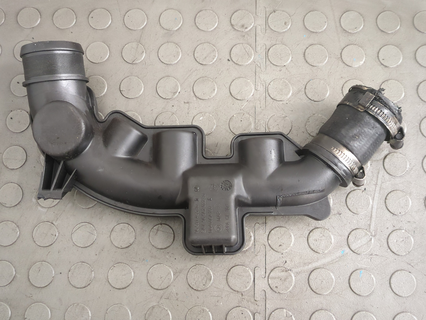 Патрубок интеркулера