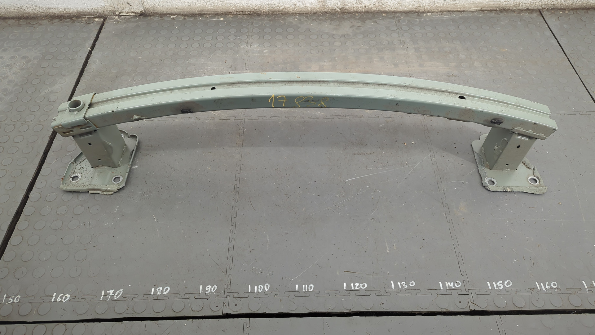 Усилитель заднего бампера