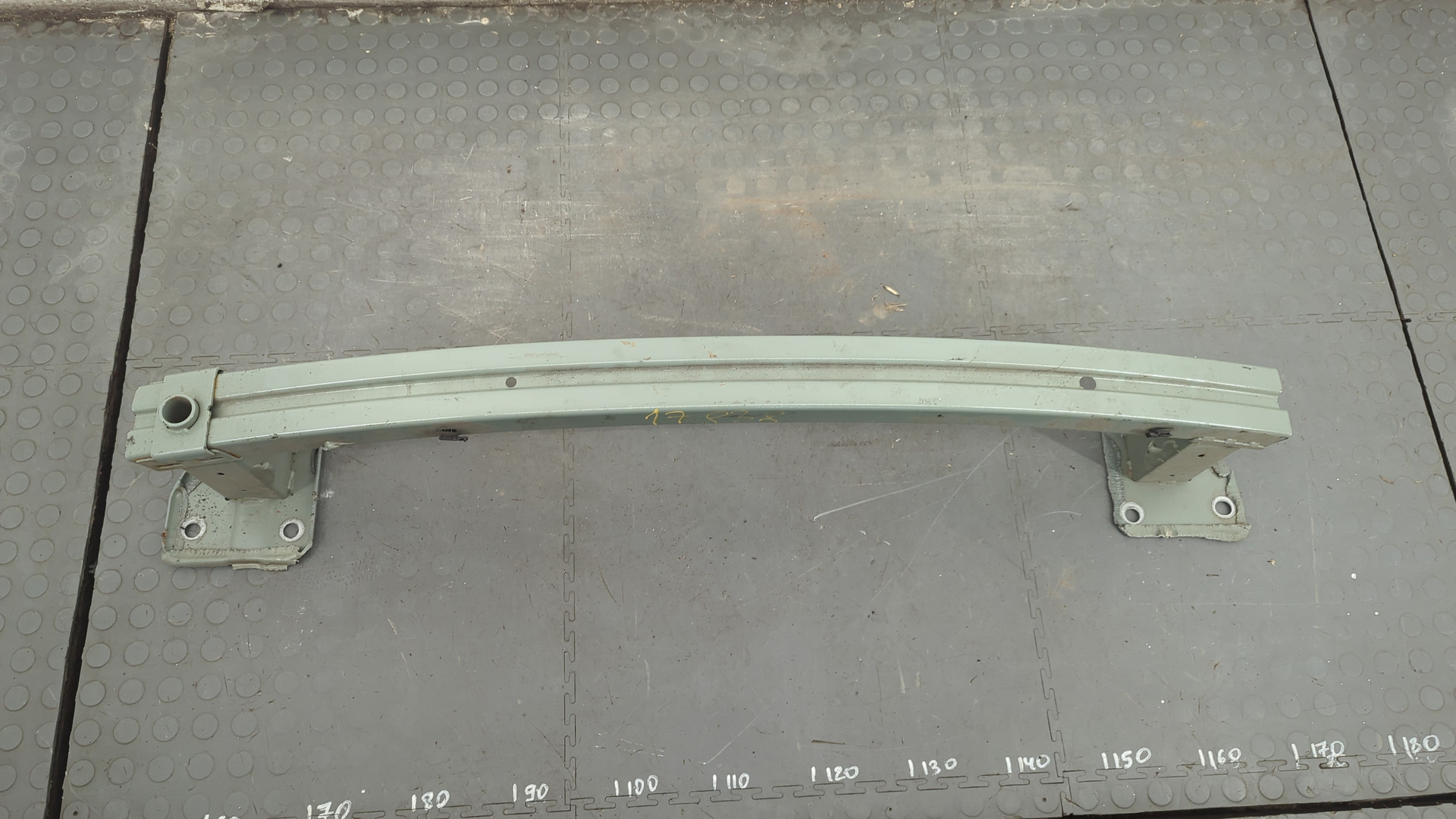 Усилитель заднего бампера