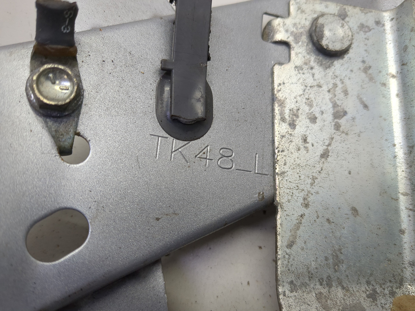 Кронштейн крепления крыла