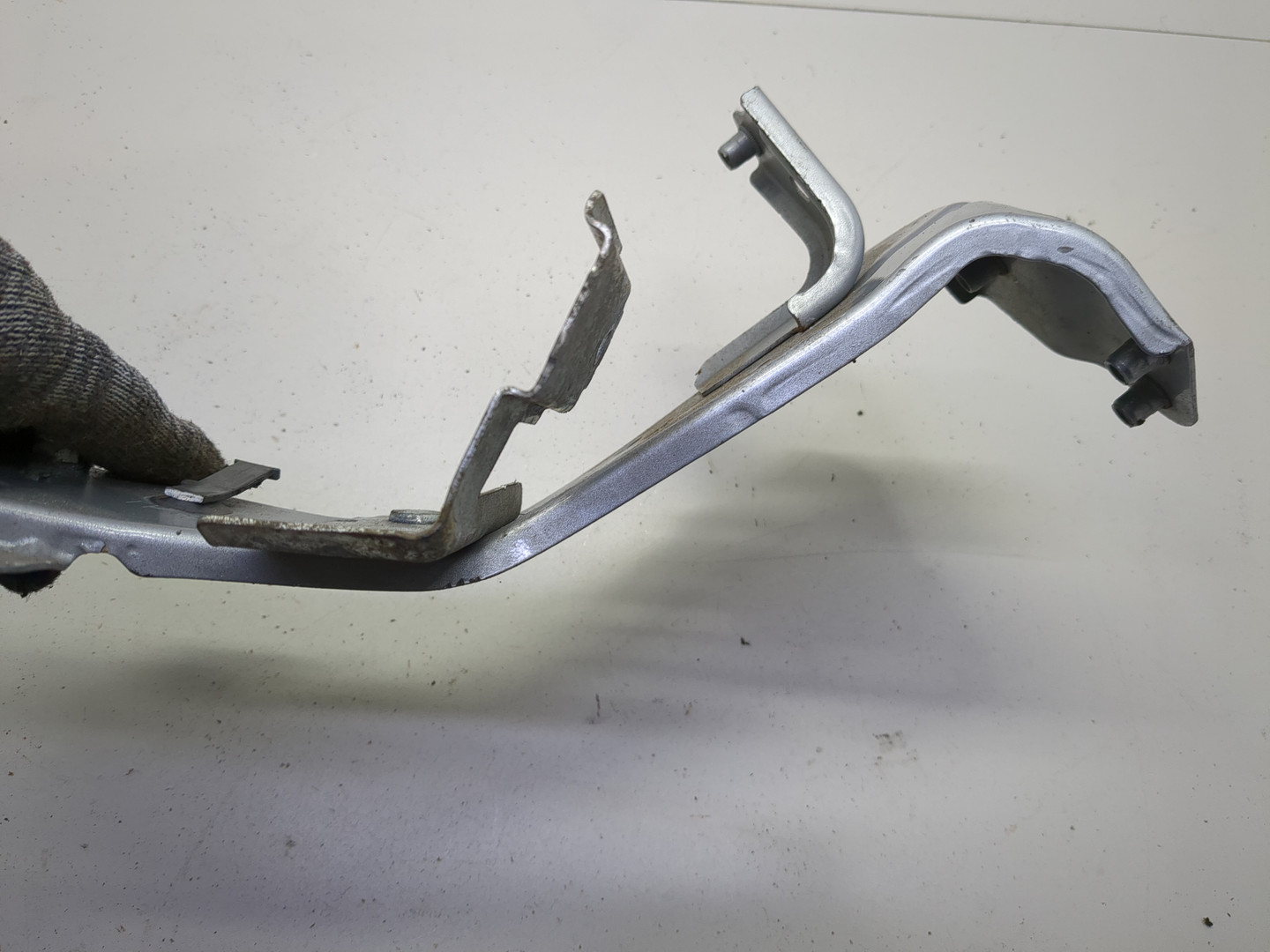 Кронштейн крепления крыла