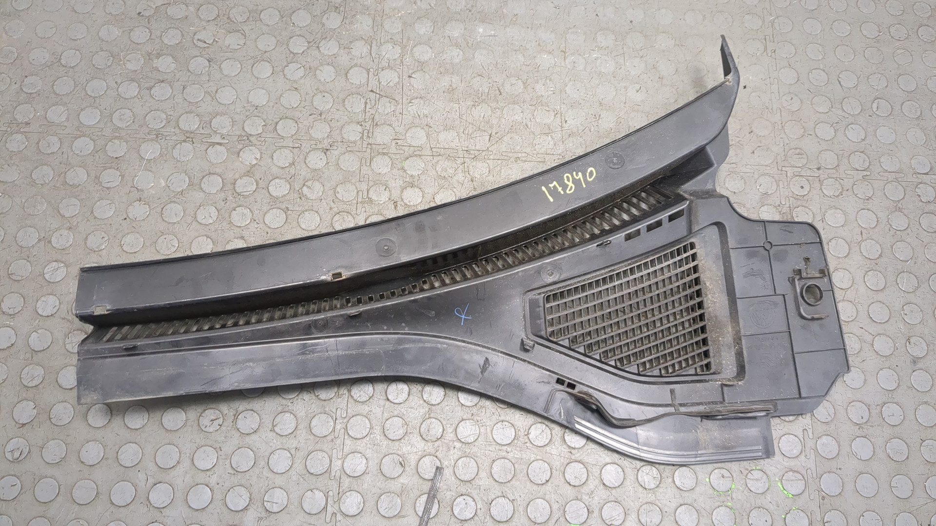 Решетка стеклоочистителей (Жабо)