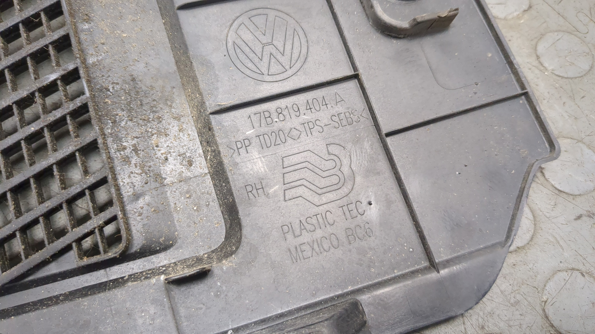 Решетка стеклоочистителей (Жабо)