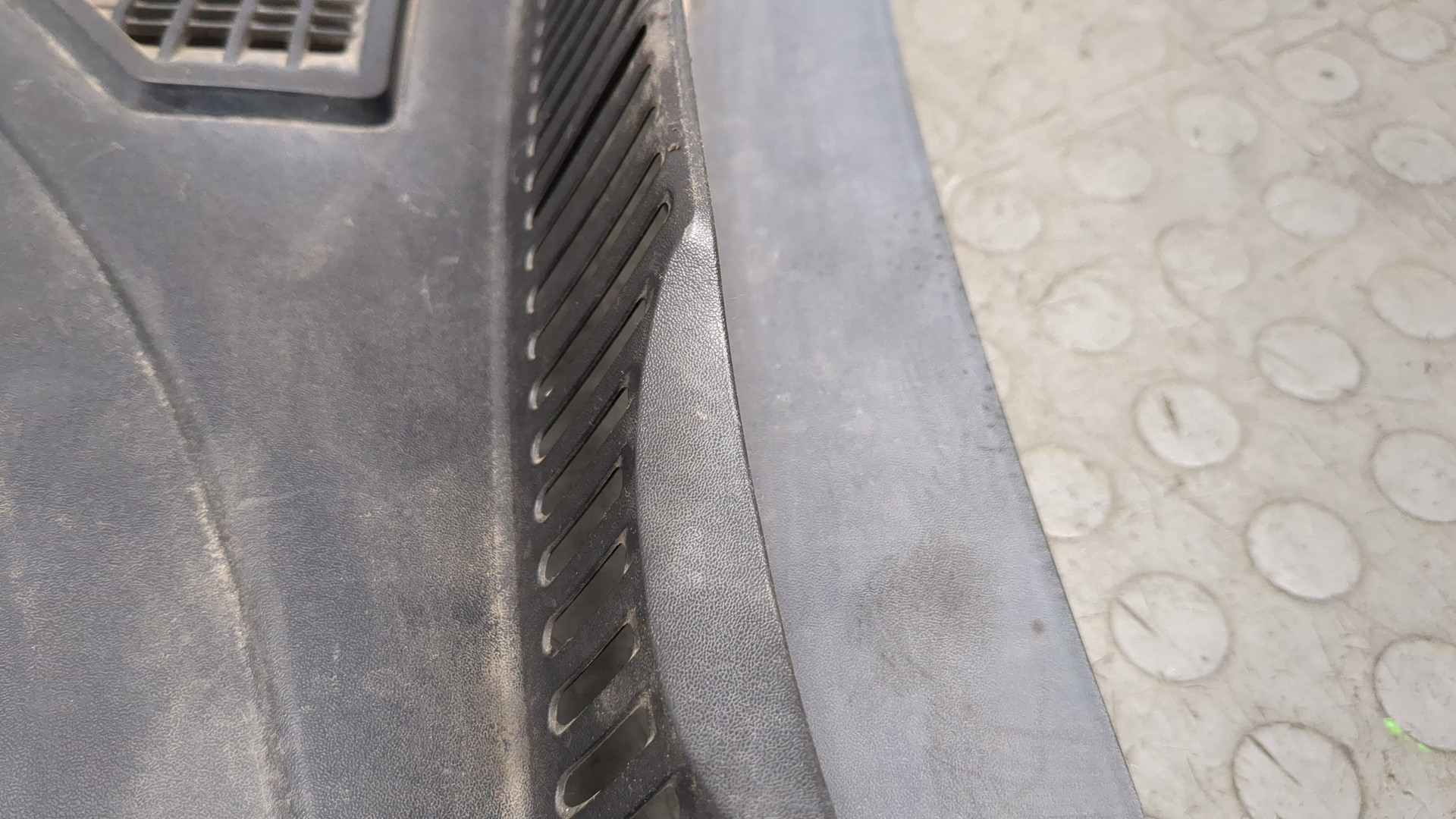 Решетка стеклоочистителей (Жабо)