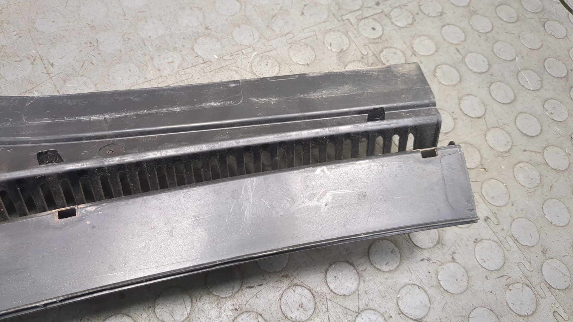 Решетка стеклоочистителей (Жабо)