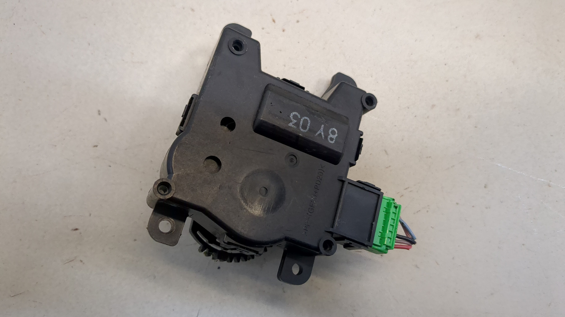 Моторчик заслонки печки