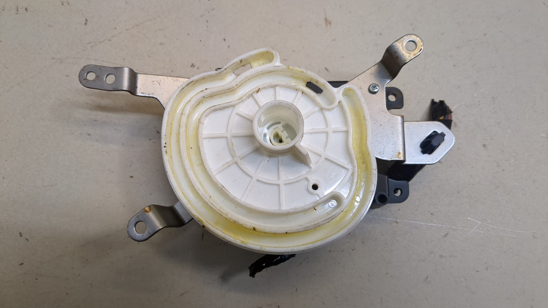 Моторчик заслонки печки