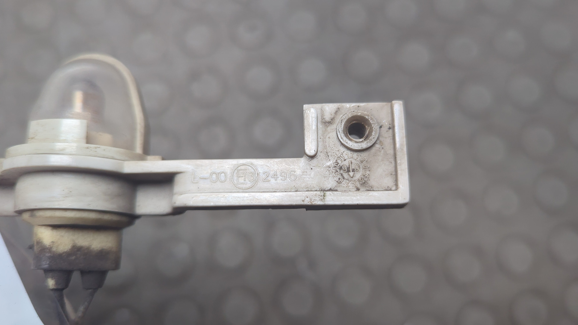 Фонарь подсветки номера