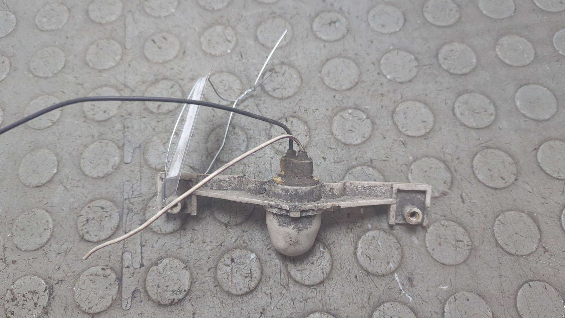 Фонарь подсветки номера