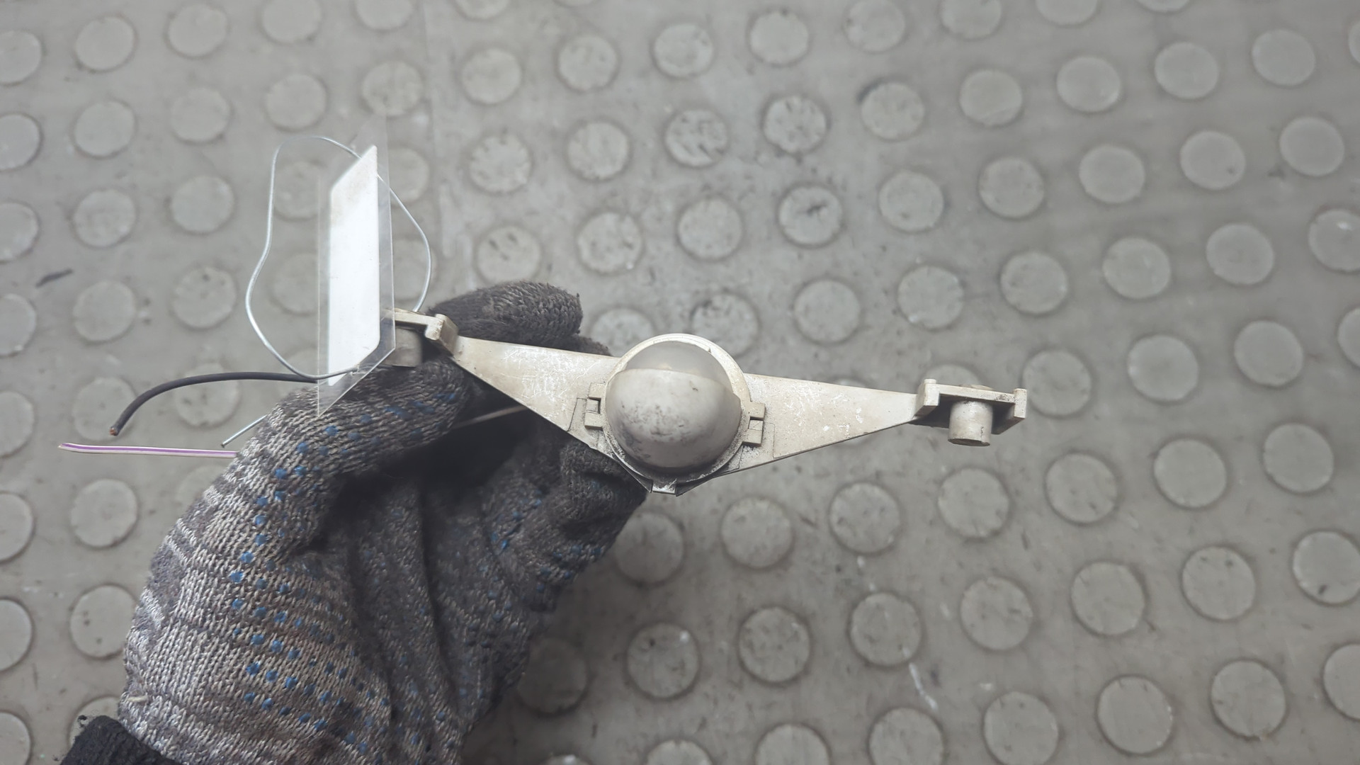 Фонарь подсветки номера