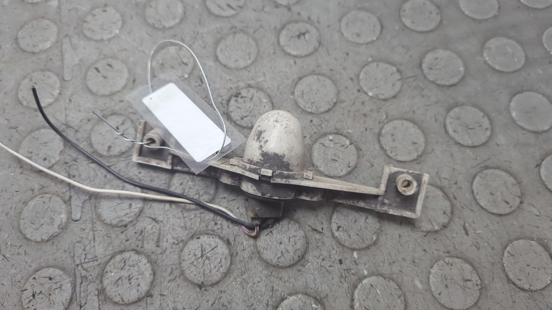 Фонарь подсветки номера