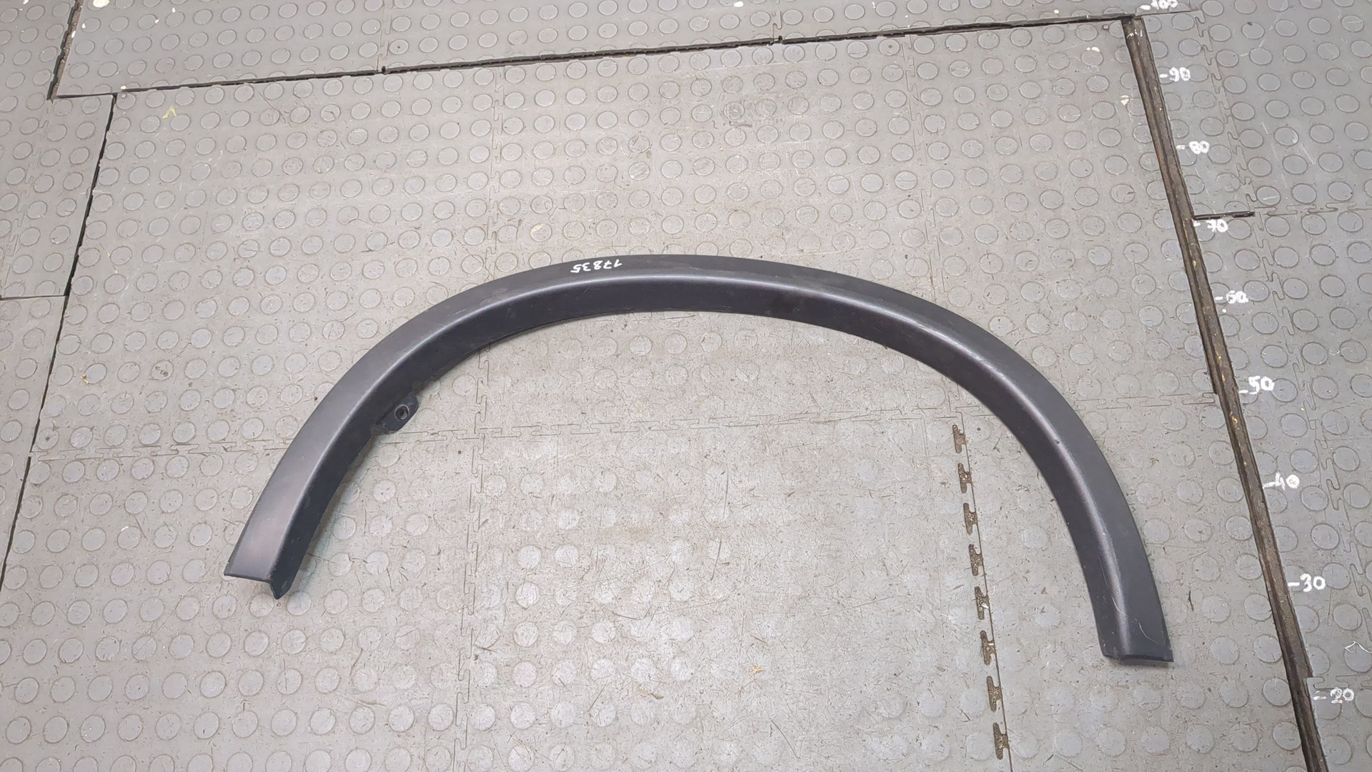 Накладка заднего крыла левого