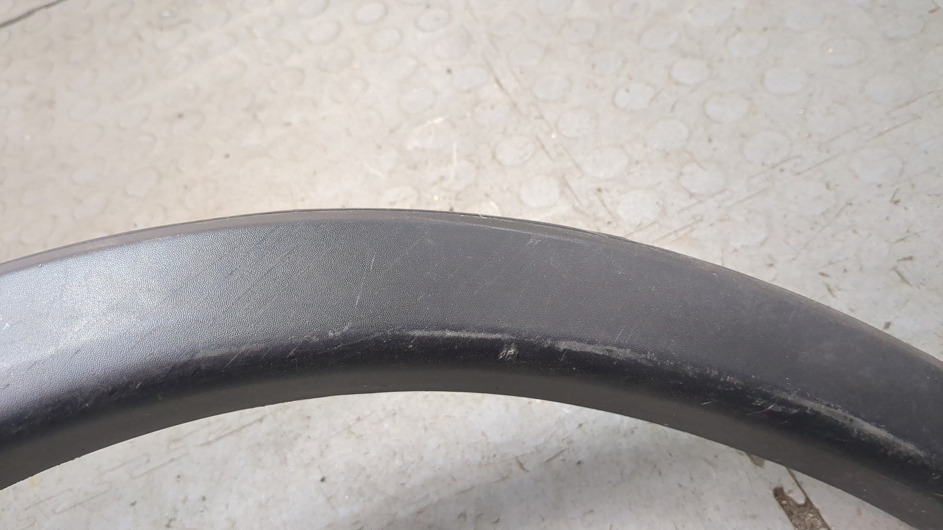 Накладка заднего крыла левого