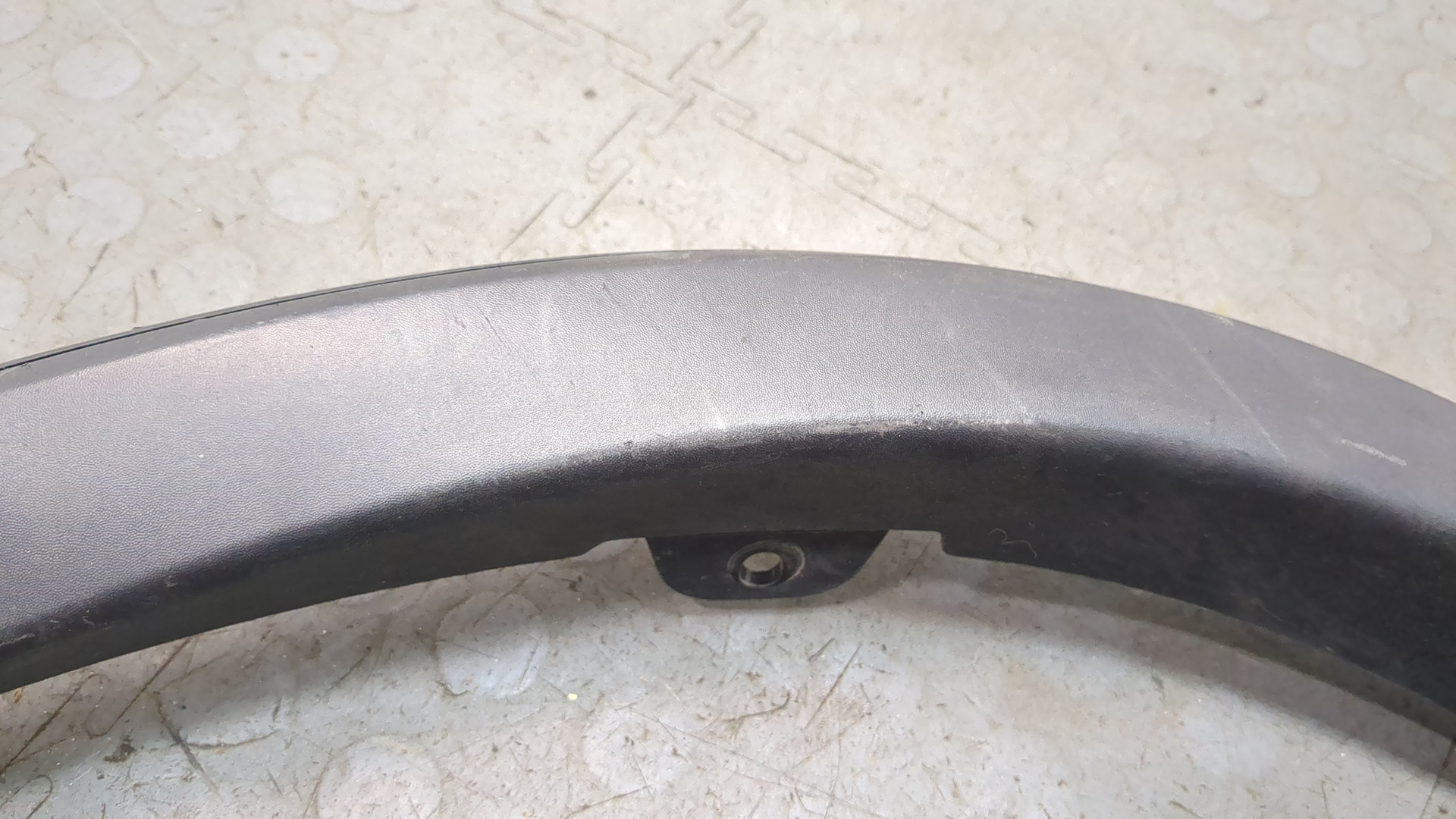 Накладка заднего крыла левого