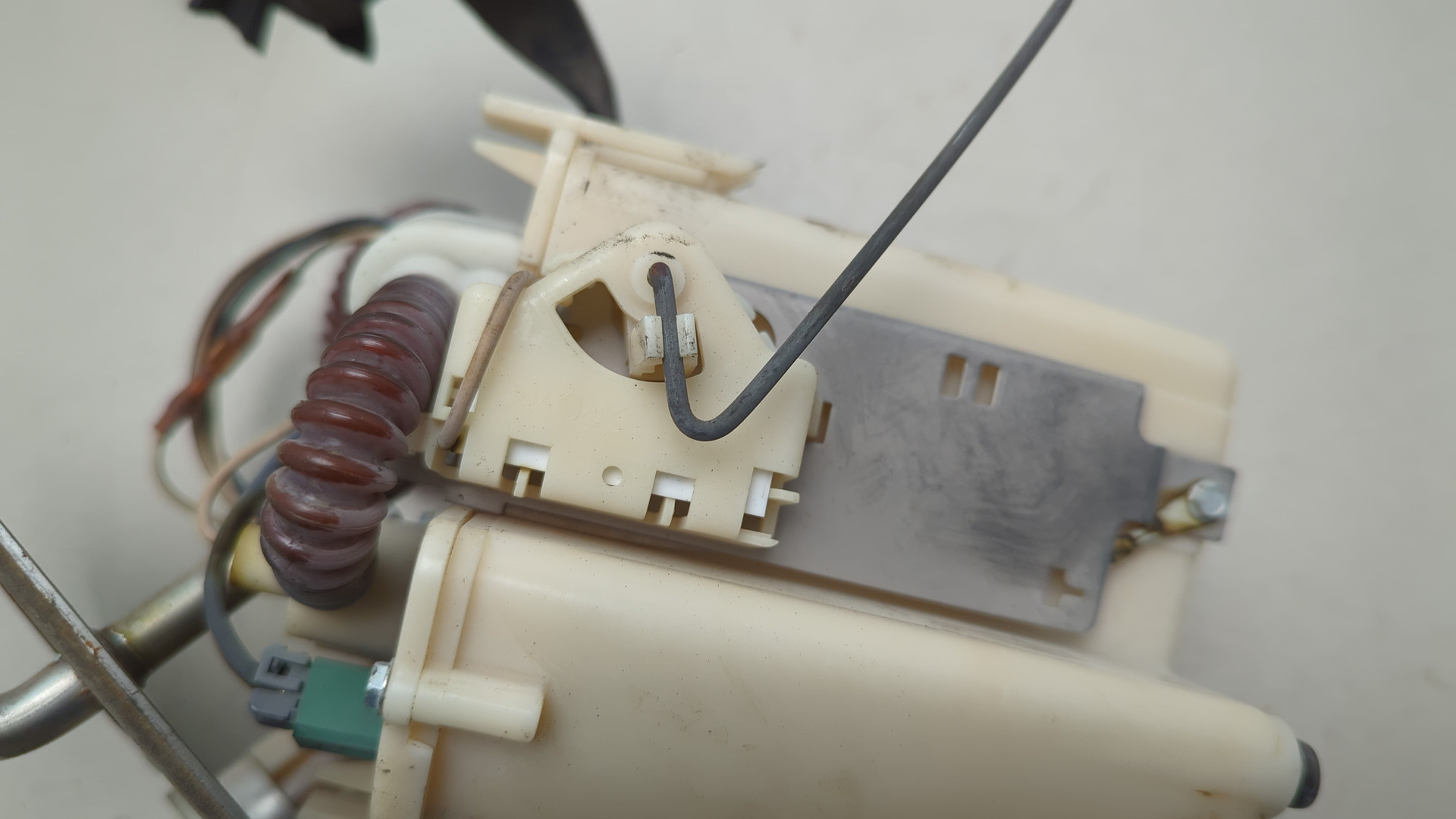 Насос топливный электрический