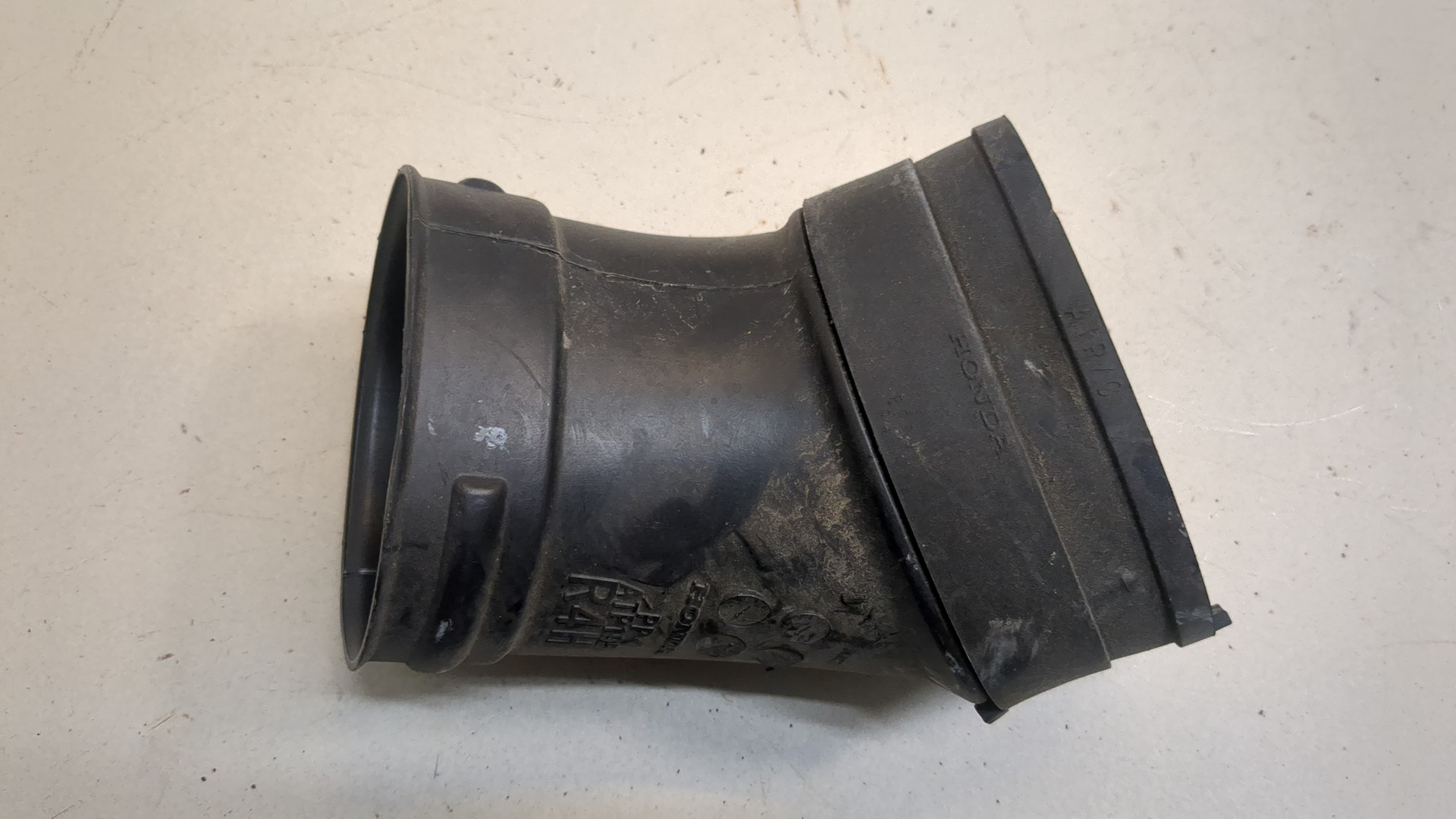 Патрубок воздушного фильтра