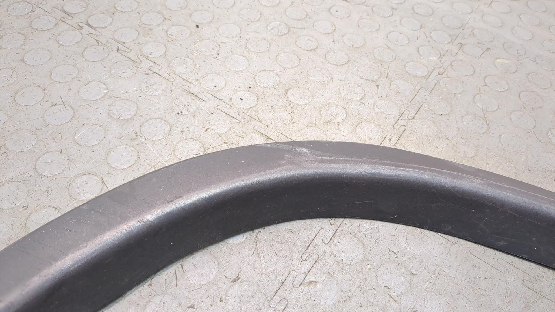 Молдинг заднего крыла правого