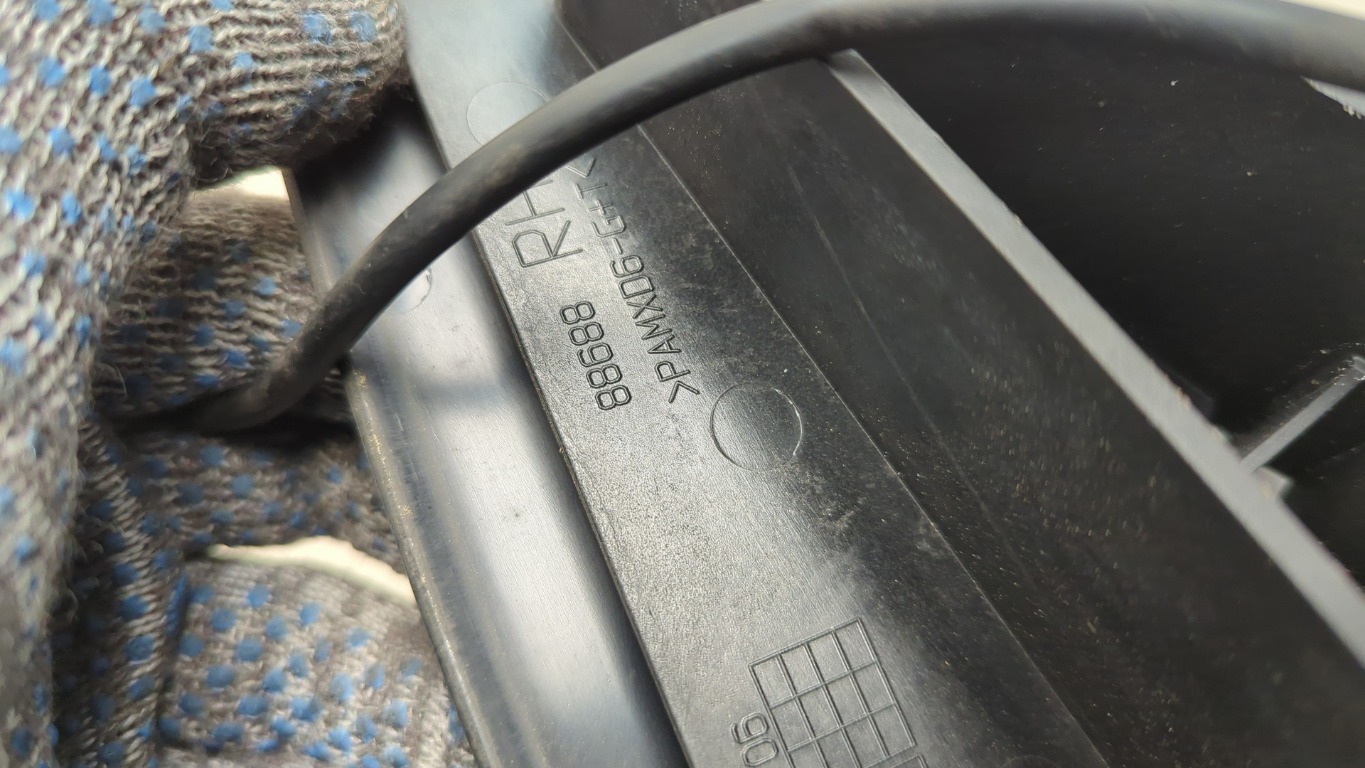 Зеркало правое электрическое