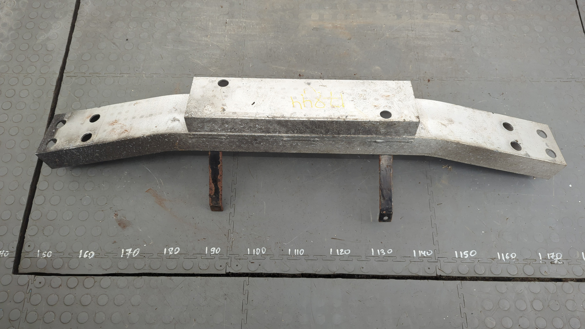 Усилитель заднего бампера