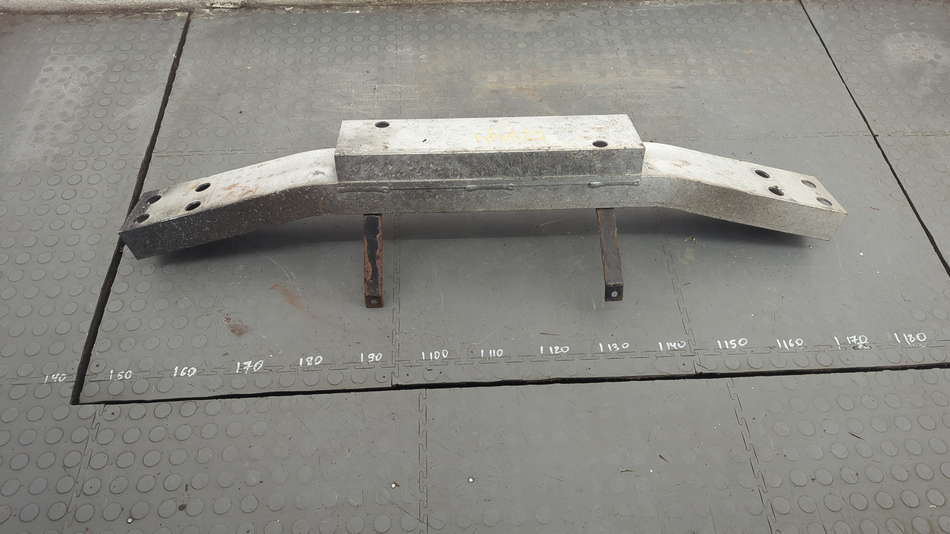 Усилитель заднего бампера