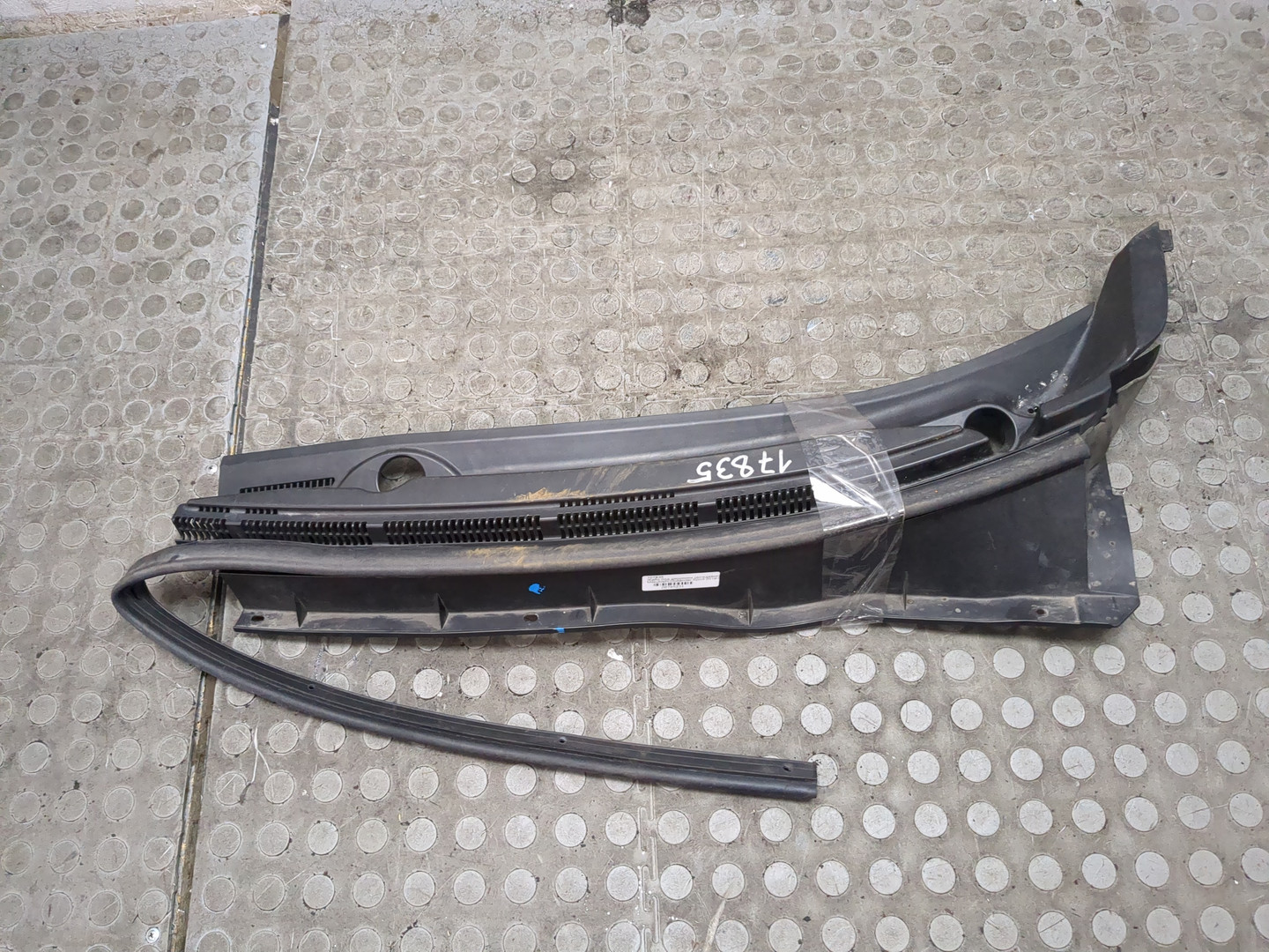 Решетка стеклоочистителей (Жабо)