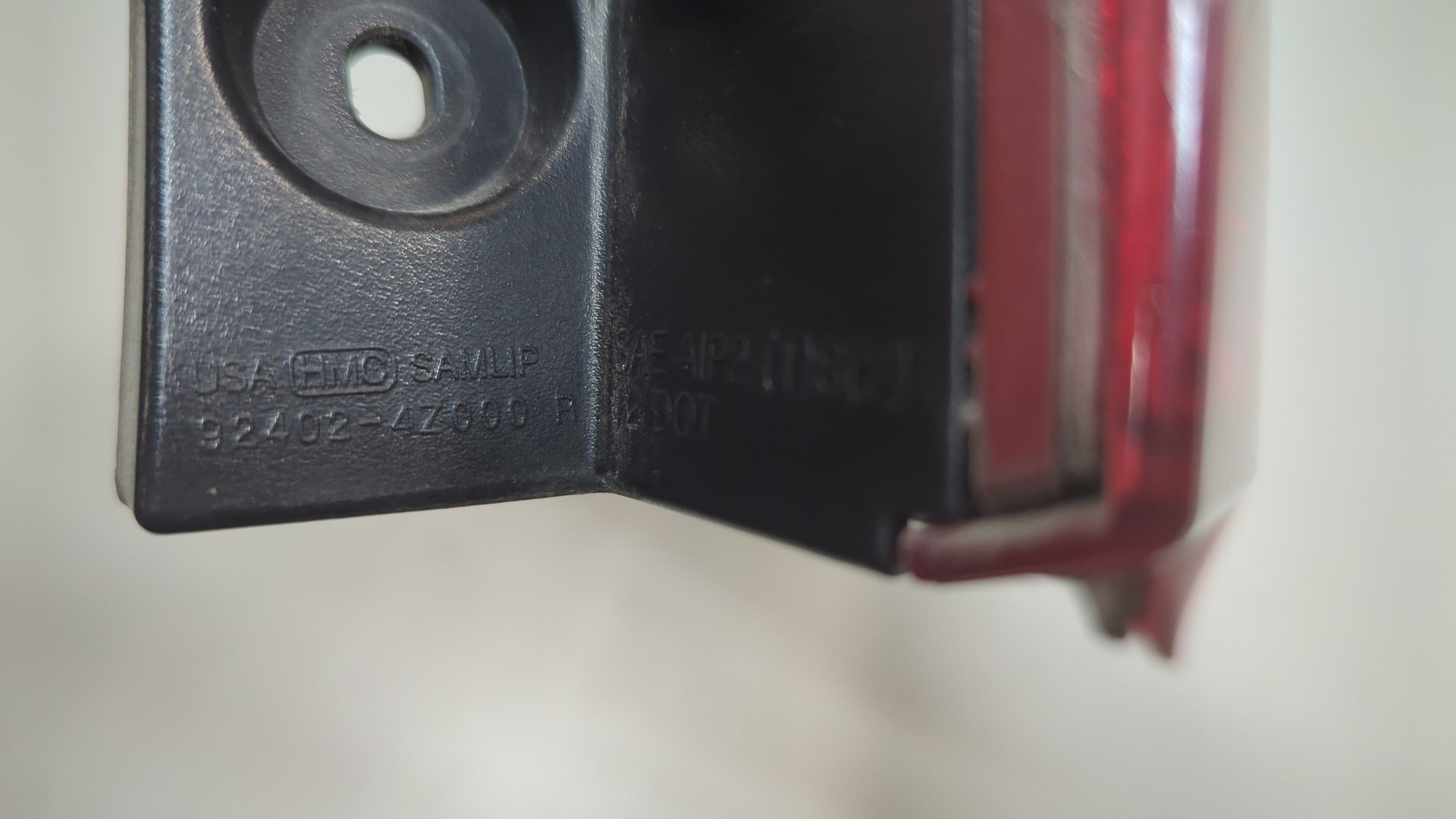 Фонарь задний правый