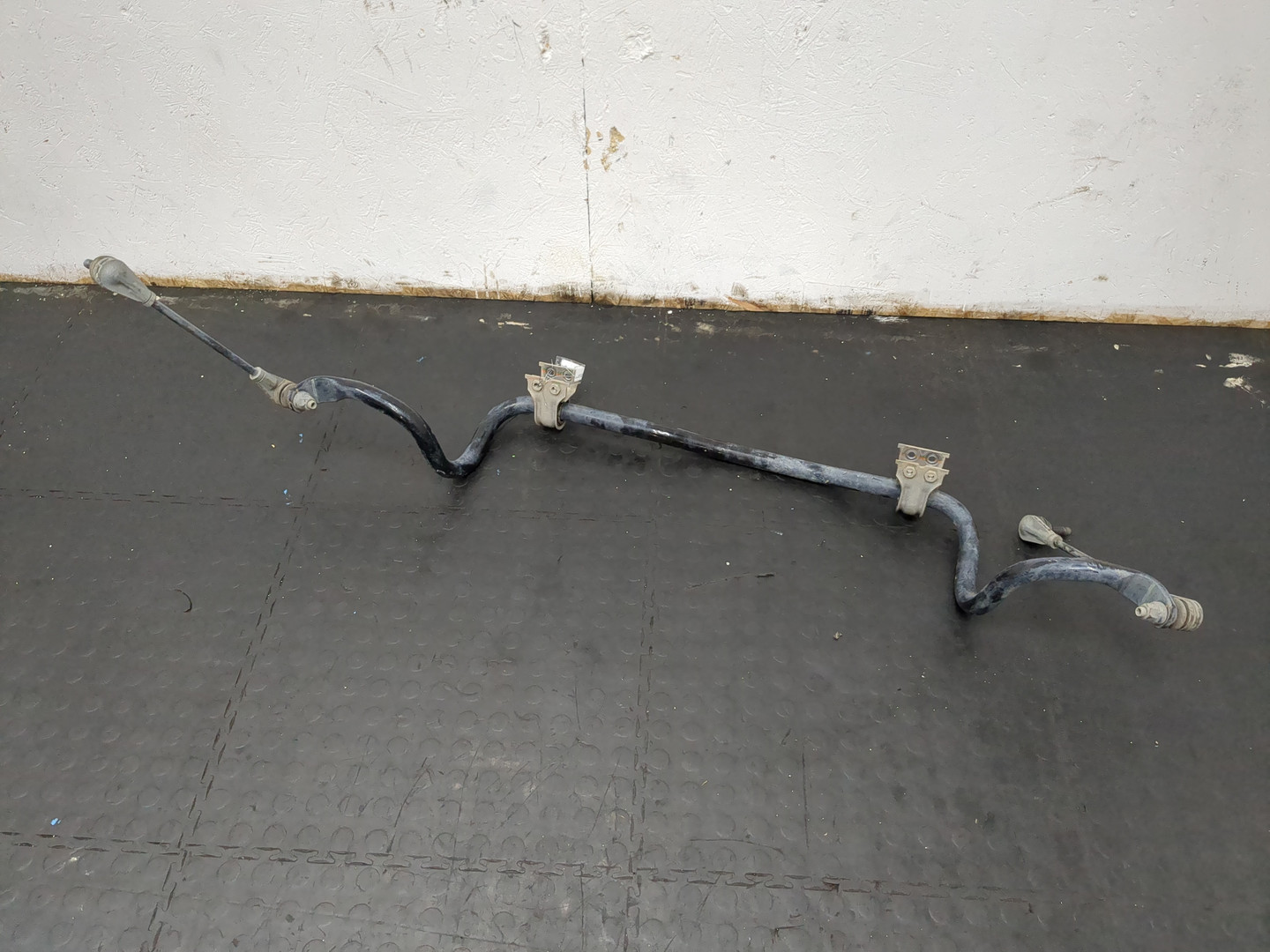 Стабилизатор передний