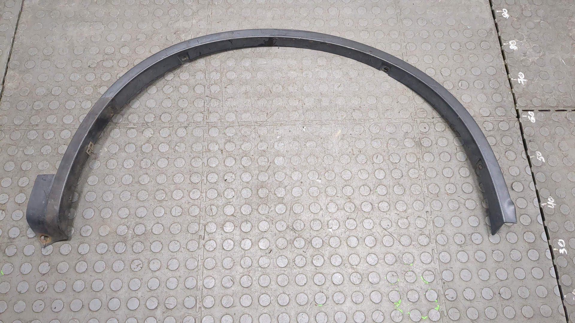 Молдинг заднего крыла правого