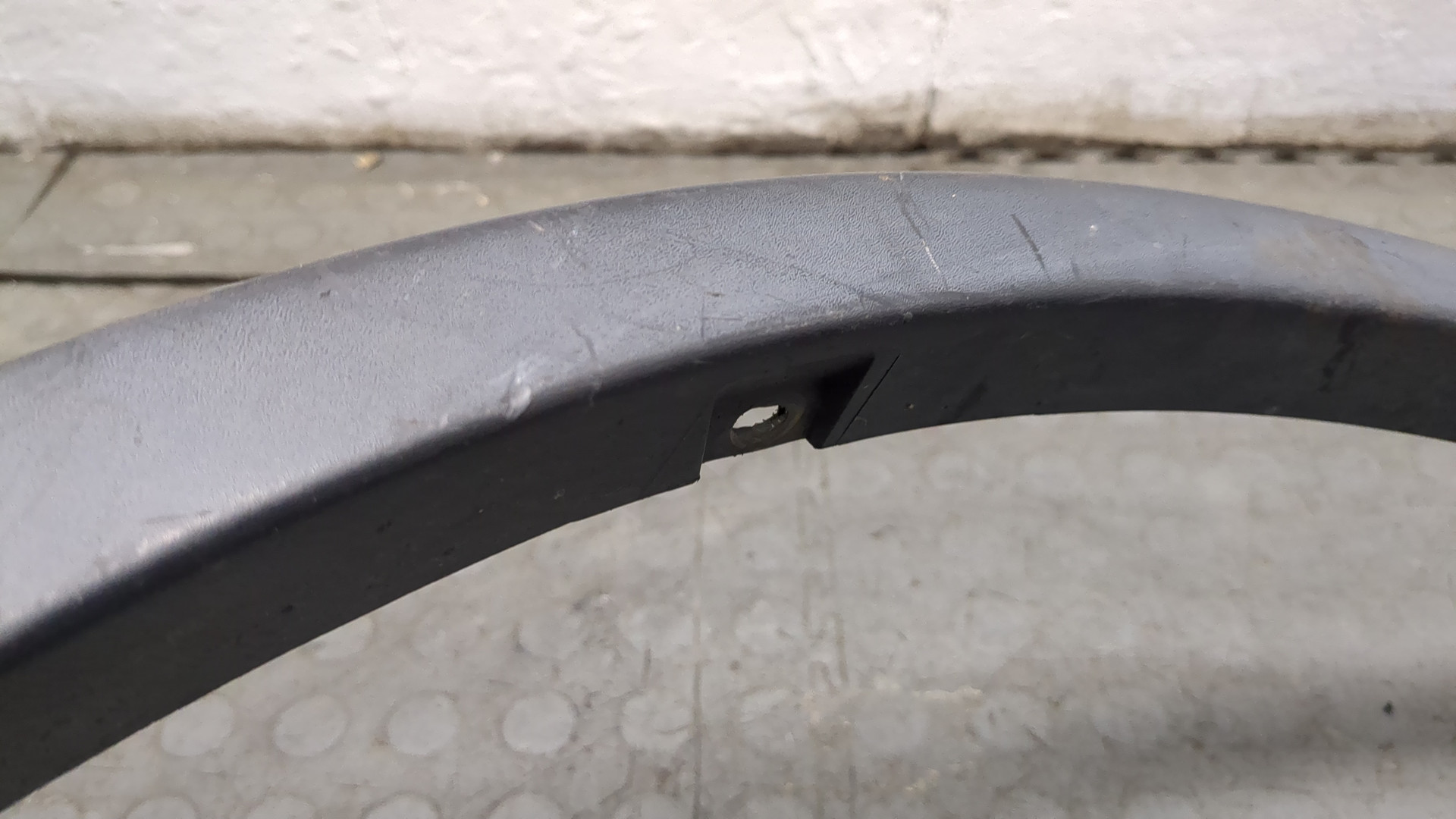 Молдинг заднего крыла правого