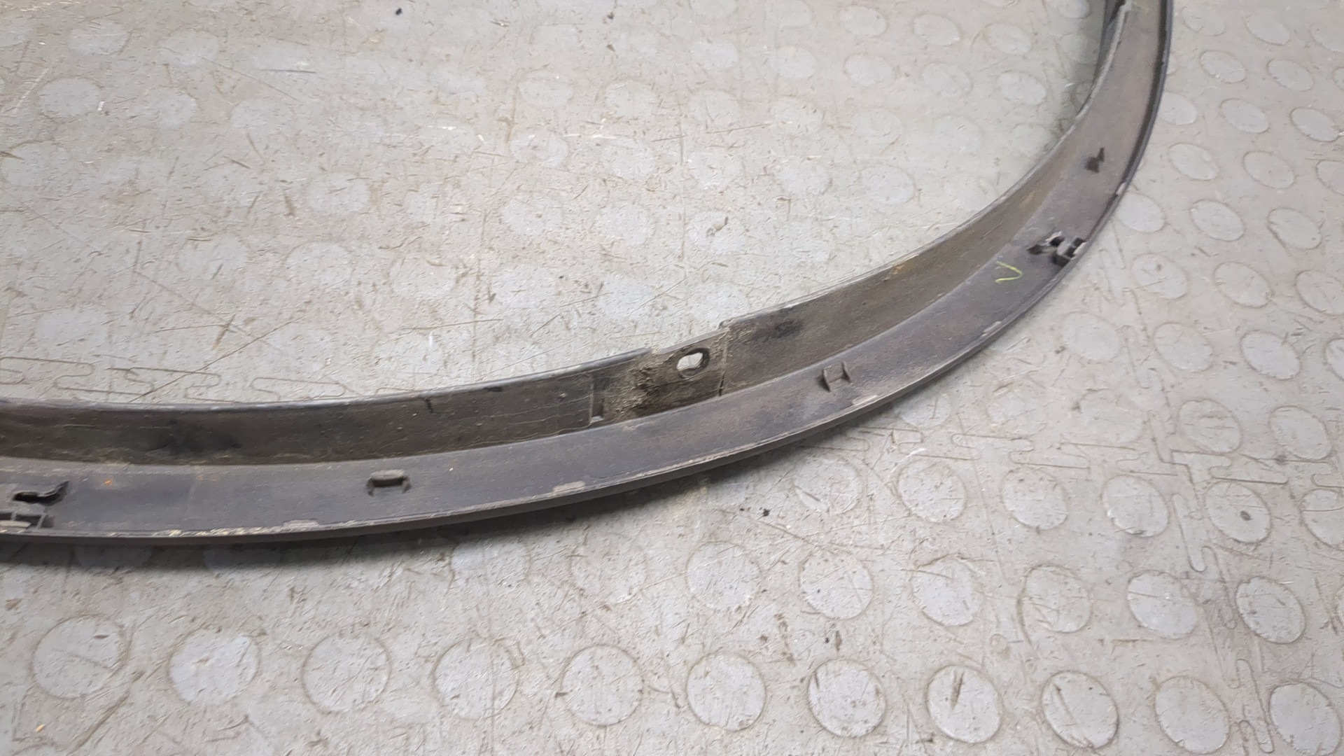 Молдинг заднего крыла правого