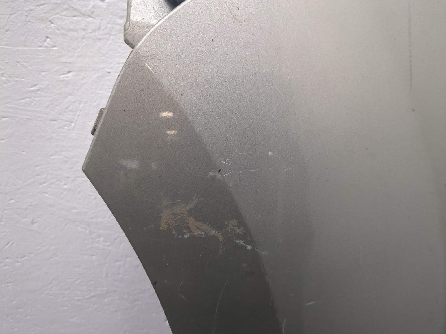 Крыло переднее левое