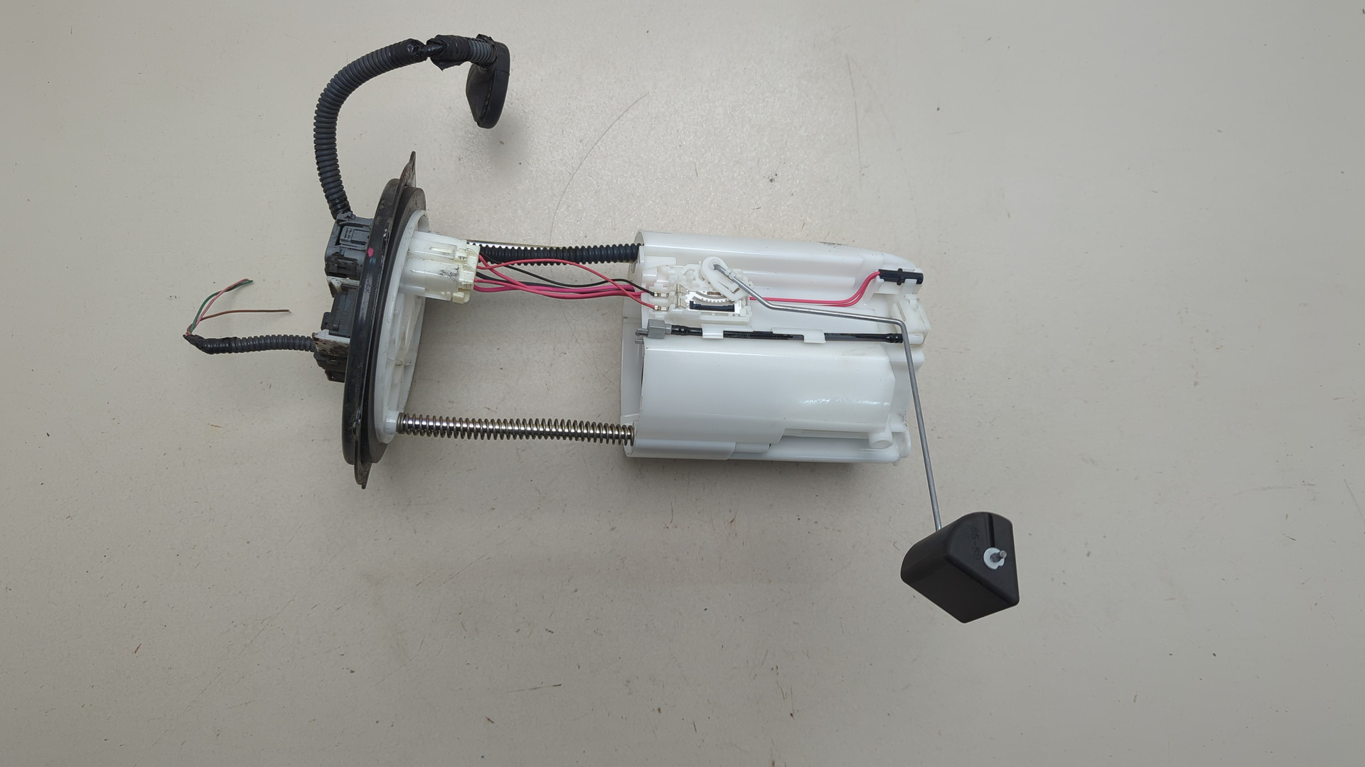 Насос топливный электрический