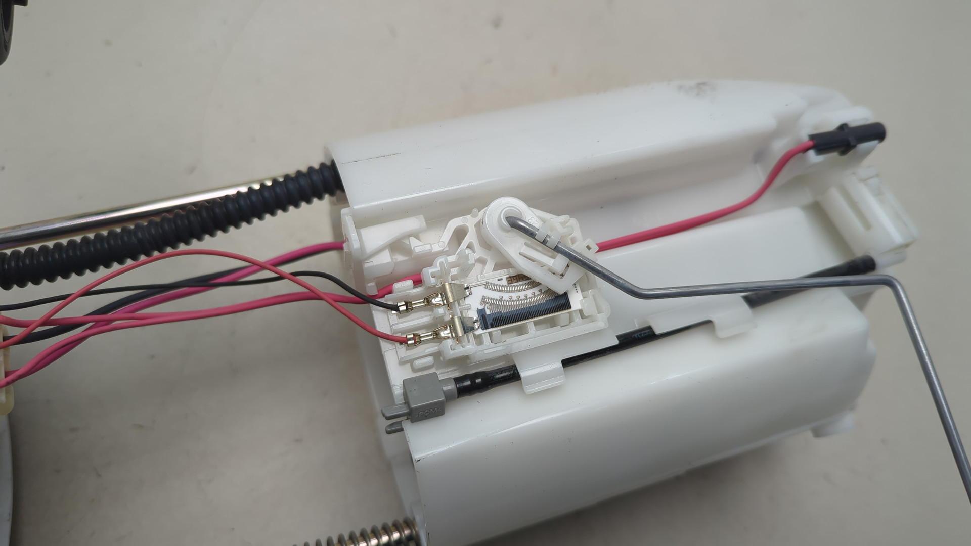 Насос топливный электрический