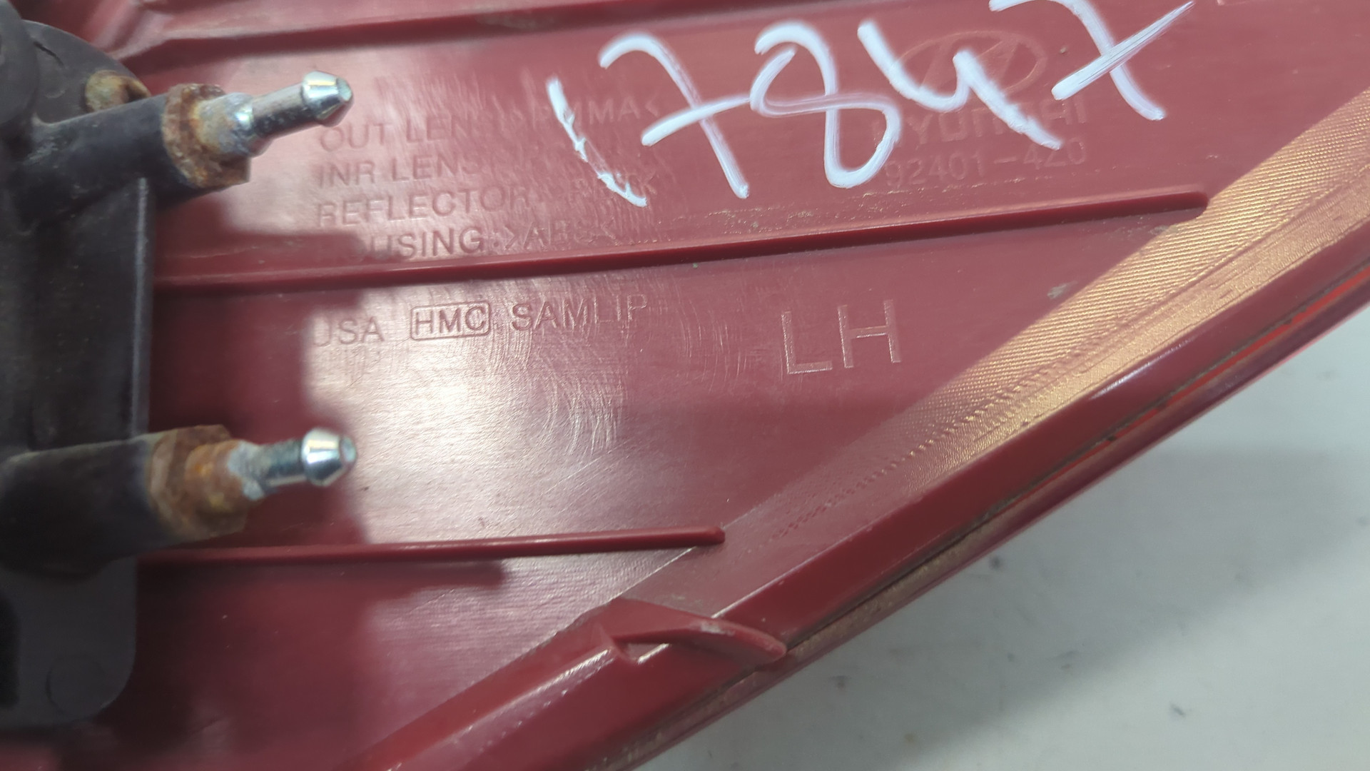 Фонарь задний левый