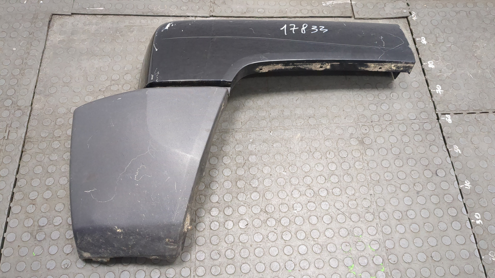 Крыло заднее правое