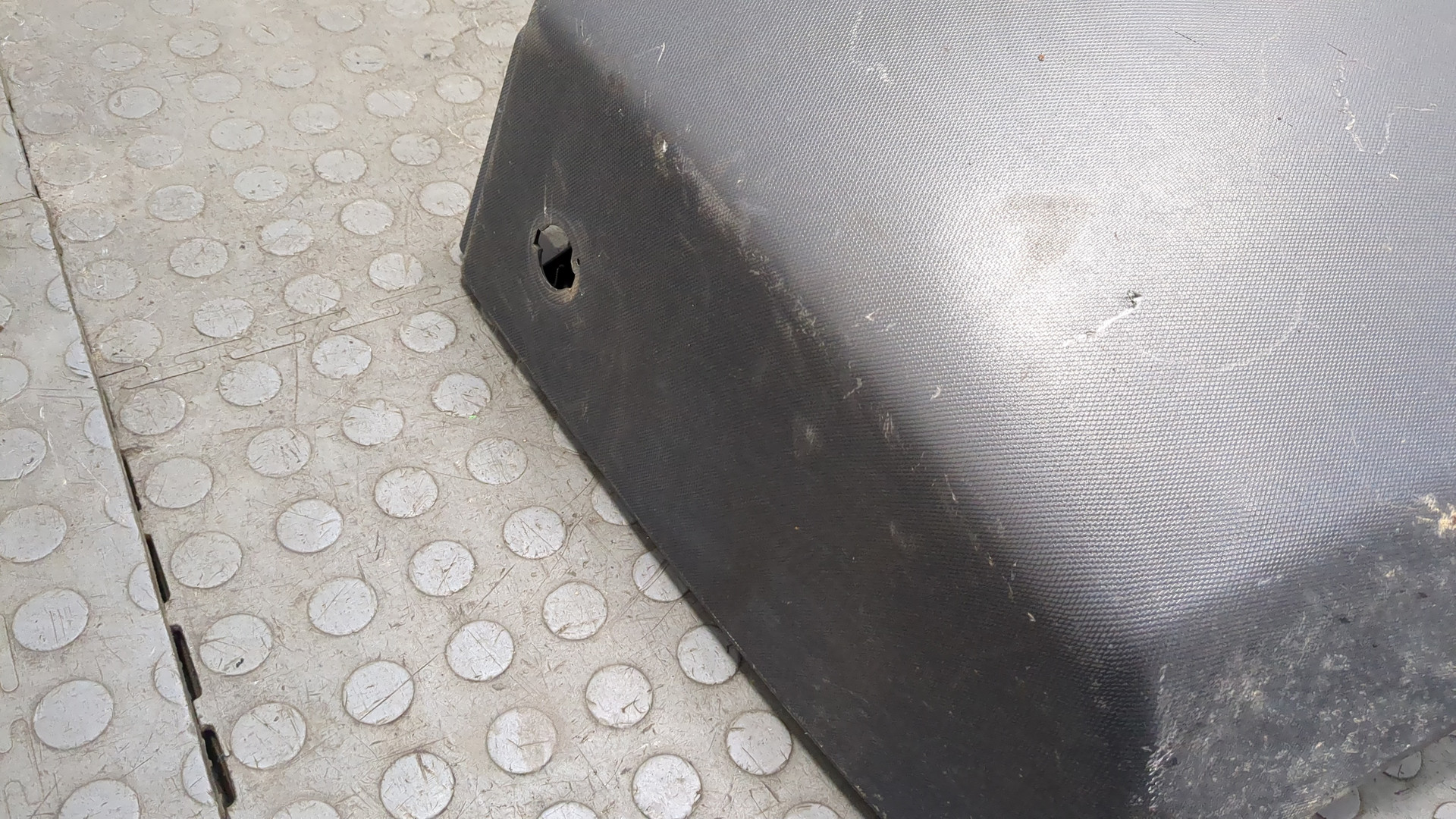 Крыло заднее правое