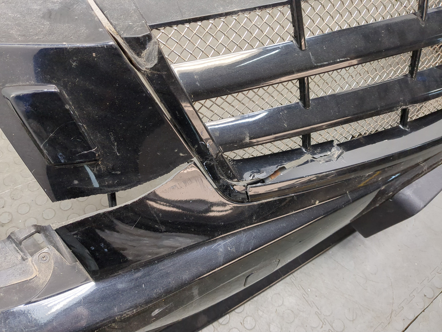 Бампер передний