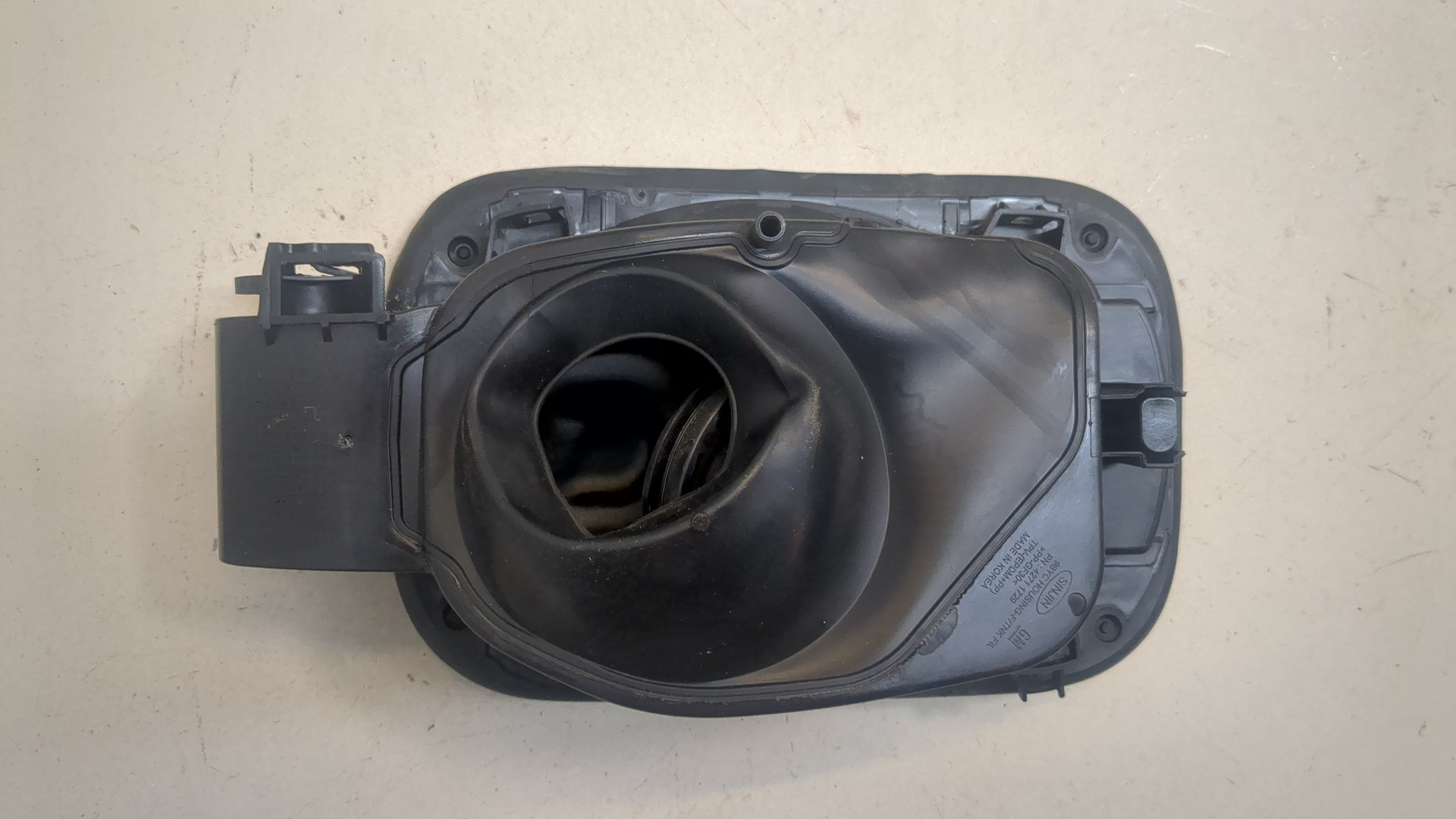 Лючок бензобака